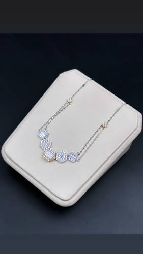 WHITE GOLD NECKLACE K18