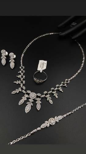 WHITE GOLD SET K18