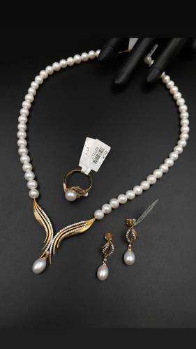 GOLD HALF SET K18 WITH CULTURED PEARL
