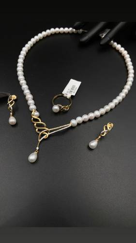 GOLD HALF SET K18 WITH CULTURED PEARL
