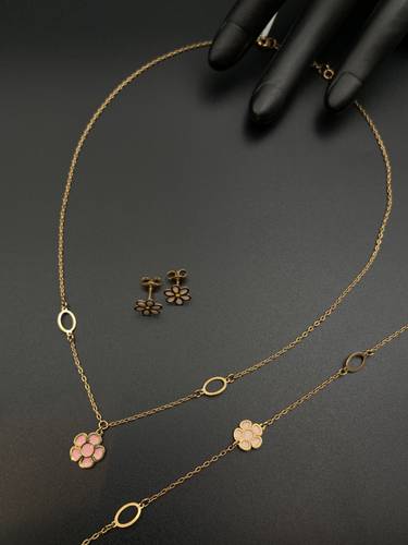 طقم ذهب أصفر عيار 18 