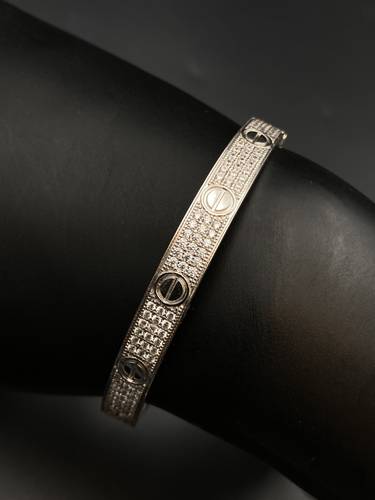 سوارة ذهب أبيض عيار 18 