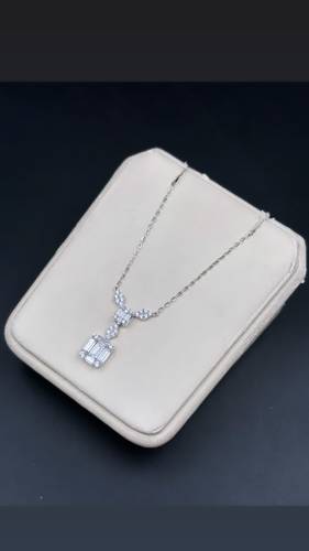 WHITE GOLD NECKLACE K18