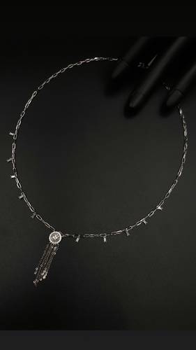 عقد ذهب أبيض عيار 18