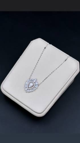 WHITE GOLD NECKLACE K18