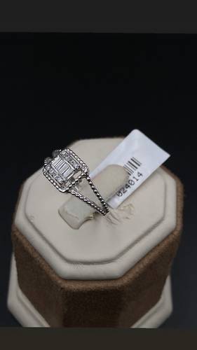 WHITE GOLD RING 18K