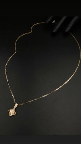 عقد ذهب أصفر عيار 18