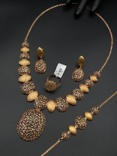 طقم ذهب أصفر عيار 21 