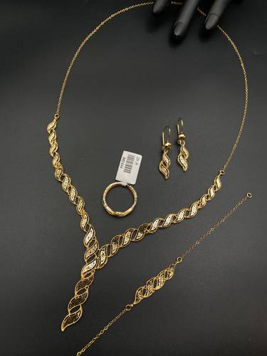 طقم ذهب أصفر عيار 21 