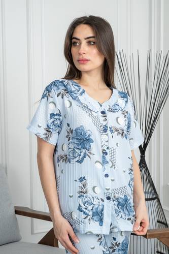 بيجامة نوم نسائية نص كم بأزرار مشجرة