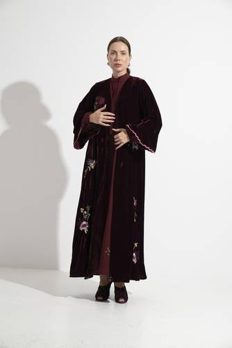 عباية مخمل باللون العنابي - K405