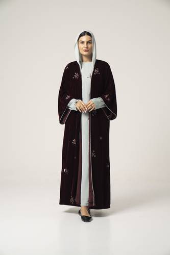 عباية مخمل باللون العنابي - K521