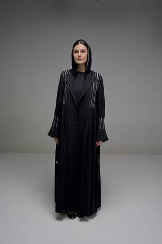 عباية باللون الأسود - K365