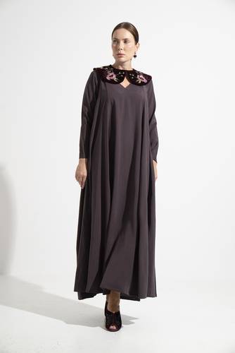 جلابية باللون العنابي - M102