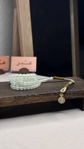 نواعم مضيئة بـ ساعة كلاسيكية