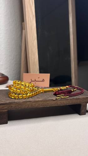 بكلايت شبيه الكهرمان كركوشة