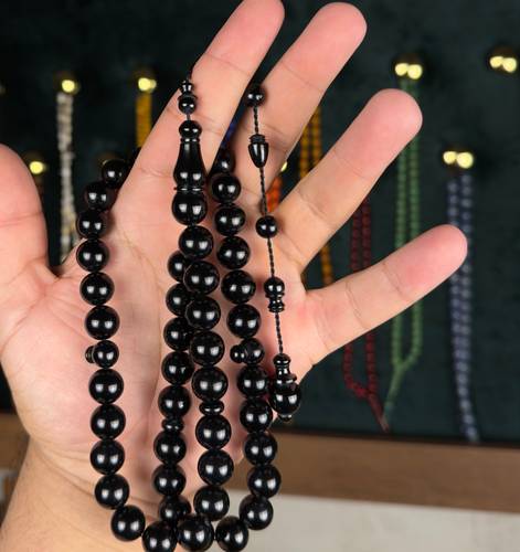 فاتوران اسود 