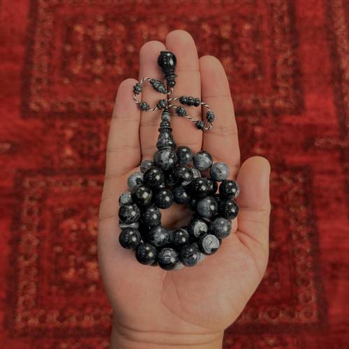 مسباح فاتوران اسمنتي بعروق بيضاء