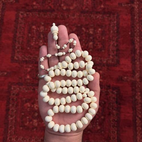 دومنة صب قديم كريمي ذروي منفوخ