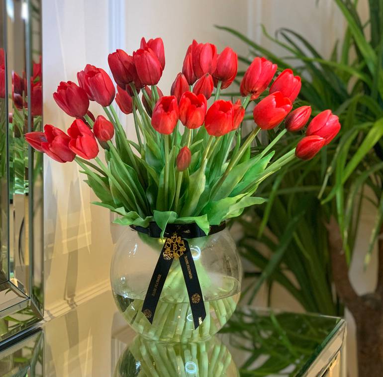 Red Tulips (صناعي)