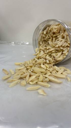 لوز صنوبري علبة