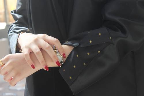 عباية تفتة أسود بكم انيق