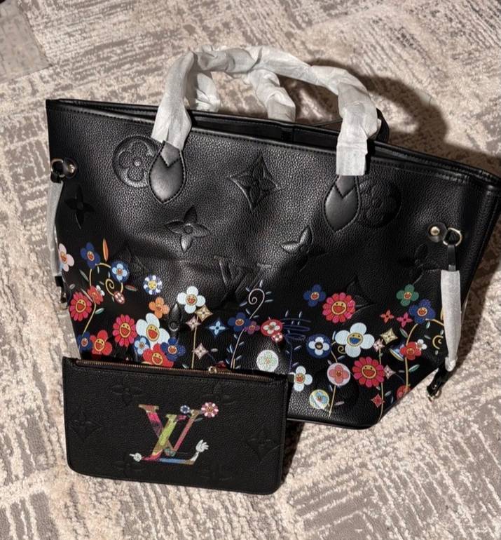 توت باق من LV