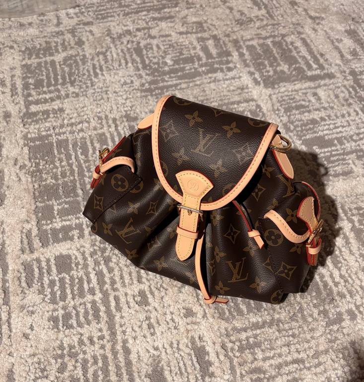 حقيبه من LV