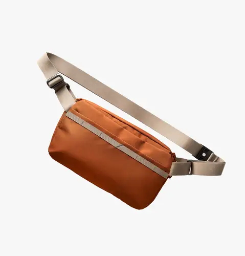 UNIQ DENVER CROSSBODY BAG (5L)