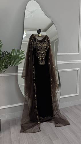 جلابيه مطرزه مع بشت تل  - S