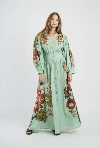 فستان قطني طويل فاخر بقصة أنثوية انسيابية  لون تفاحي فستان DERHY الفرنسي  Style MAHAWAمع نقوش تصميم فرنسي راقٍ