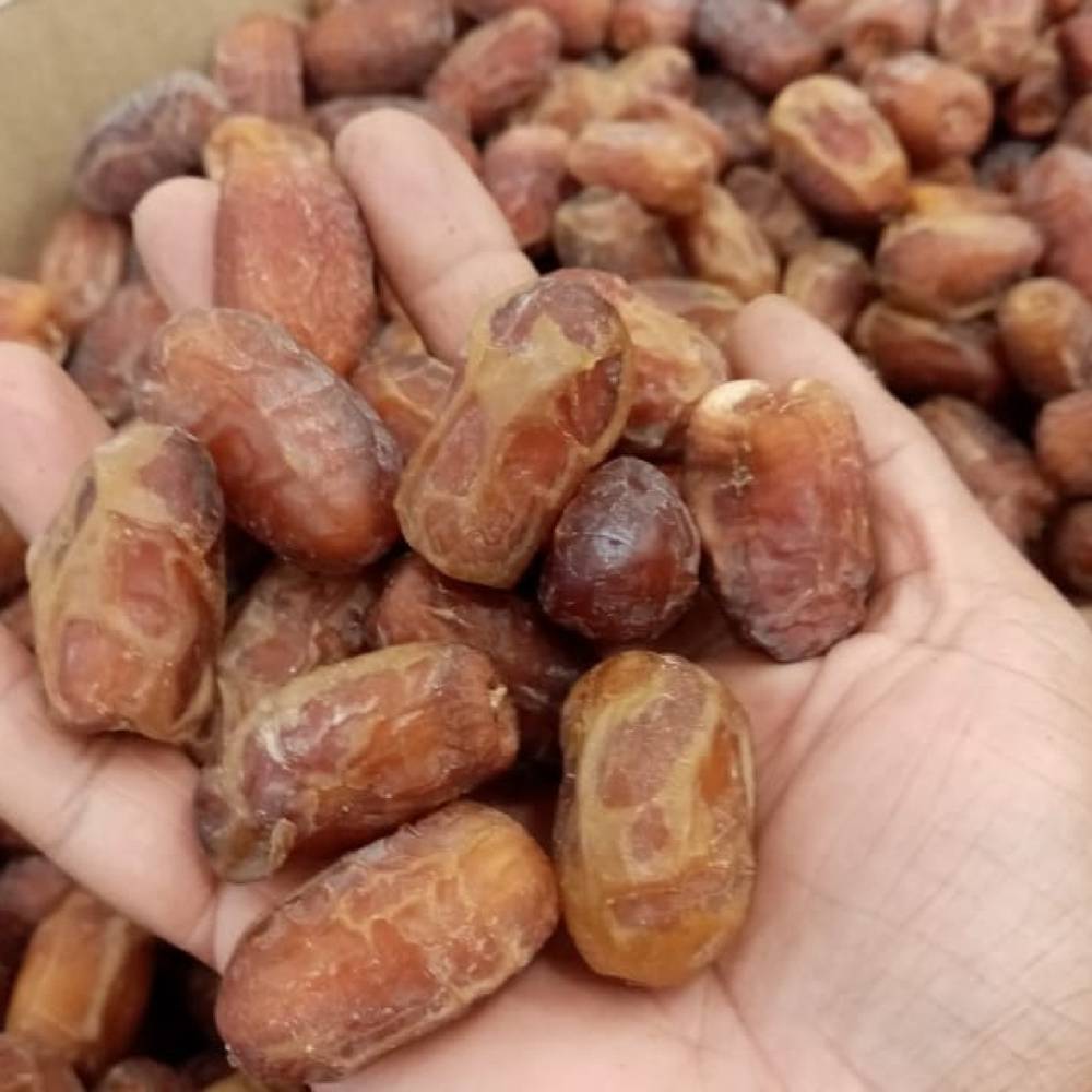 تمر مشكلة حبه فاخرة (1 كليو) 