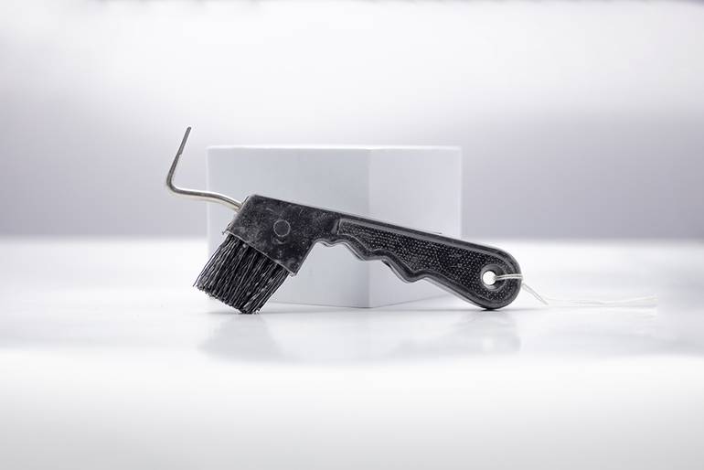 SUPER HOOF PICK BRUSH - BLACK