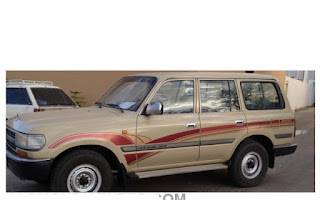 خط لاندكروزر 1992 مع رفرف