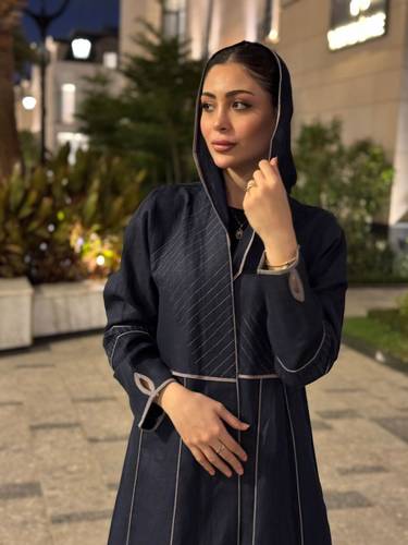 عباية لنن طبيعي تطريز ناعم 