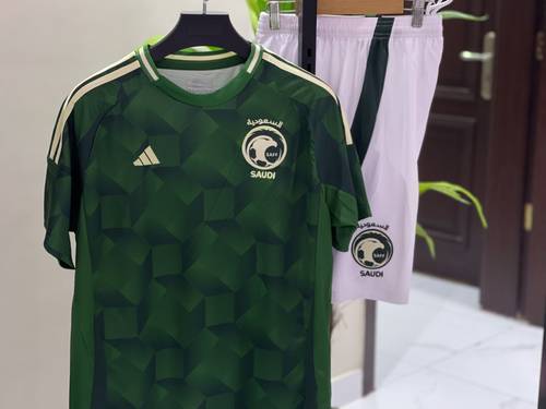 طقم منتخب السعودي 