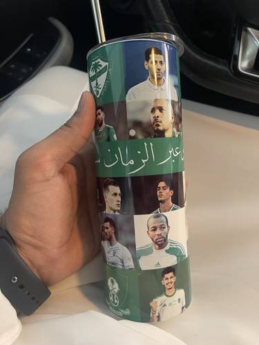 مق يجمع صورة لاعبين الأهلي 