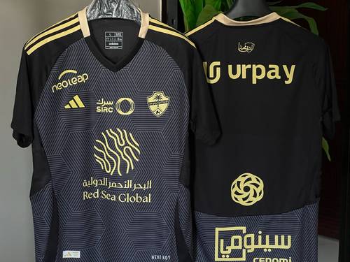 تشيرت الأسود 24-25
