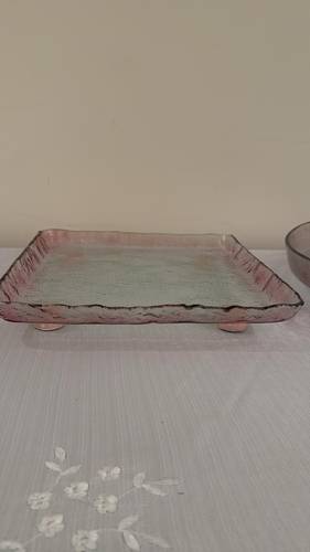 Square flat platter 35 cm with ceramic legs pink