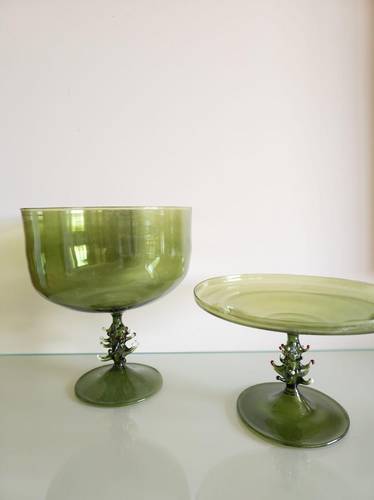 Transparent green cups and flat 