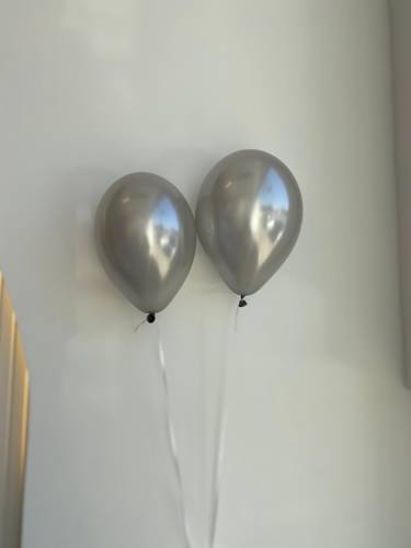 2Gray  helium balloons