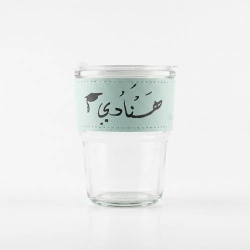 كوب مع كتابه اسم