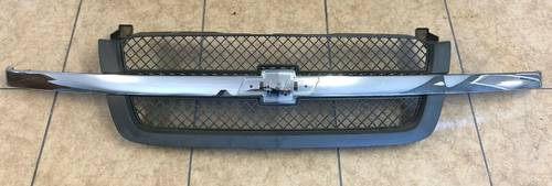2003 2005 Chevrolet Silverado Grille Chrome