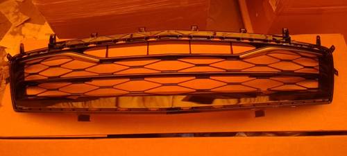 GRILLE CAMARO 17-18 4-6 CYL 