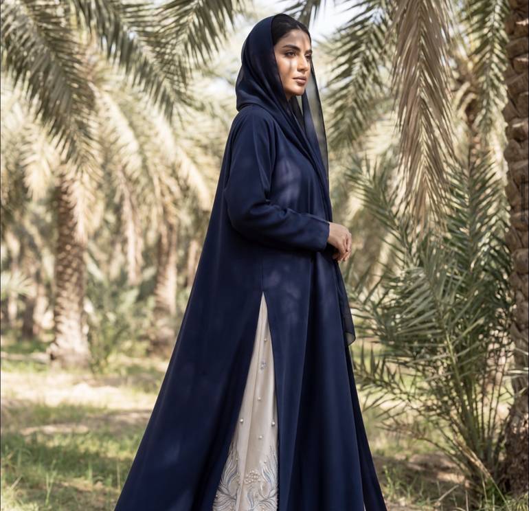 عباية مطرزه مع طرحه