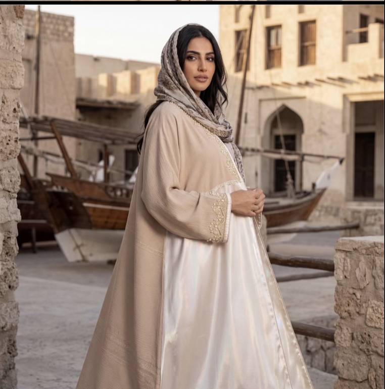 عباية مطرزه مع طرحه