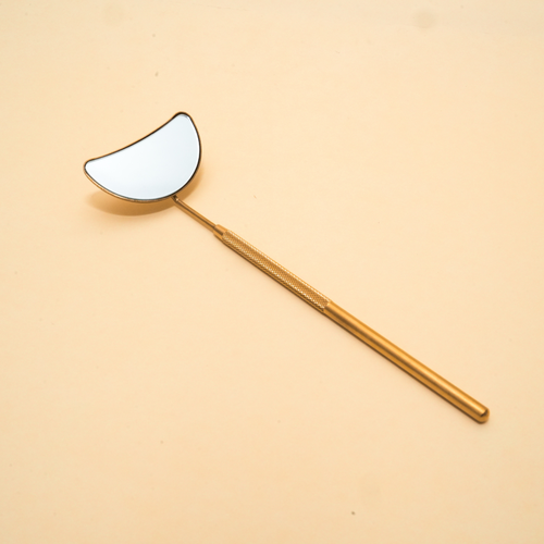 مرآة رموش مكبرة