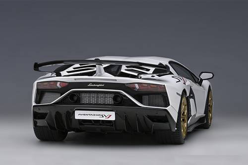 Lamborghini Aventador SVJ Bianco Asopo/Pearl White