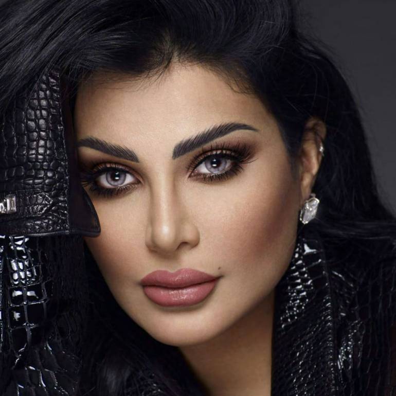 عدسات امارا اشواريا Amara Ashwarya