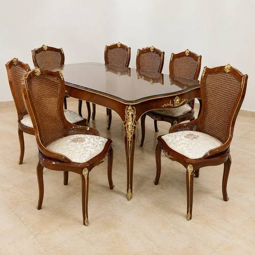 طاولة طعام كلاسيك 